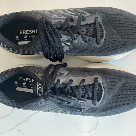 Women’s Black and “seasalt” New Balance 1080 Running shoes- 10.5 - Picture 2 of 8